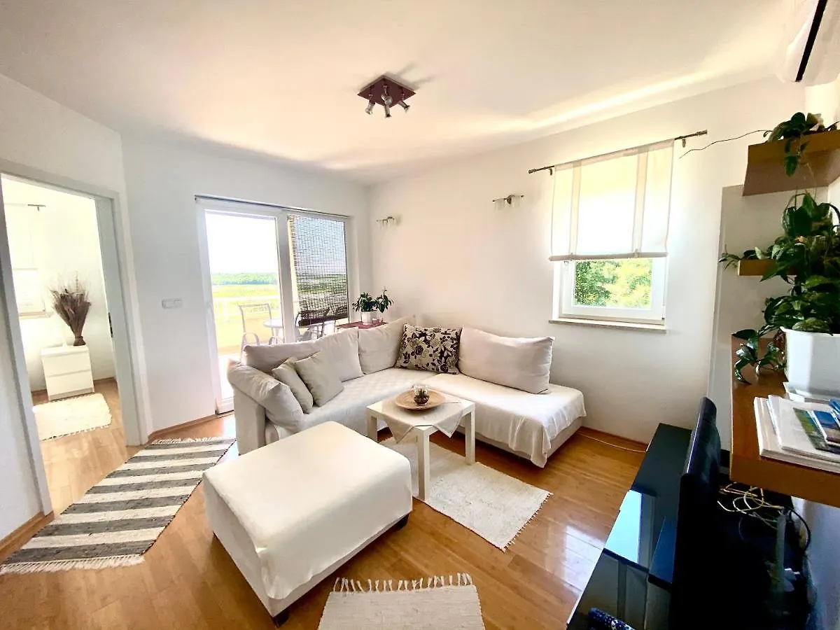 Cozy Apartment ポレッチ ゲストハウス